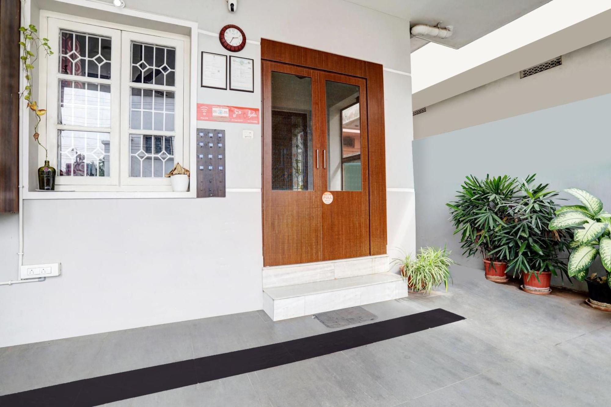 Super Hotel O Ashok Nagar Near Jntu College Kakinada Bagian luar foto
